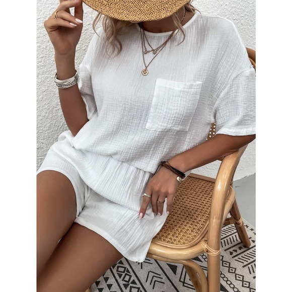 bohogypsydreamer.com Tops - 2 piece set: textured Pocket Patched Split Hem Top Shorts coords white
